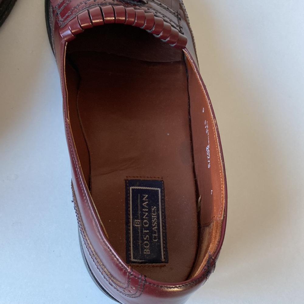 One pair of brown Bostonian Classic Dress Shoes with tassel - Picture 3 of 11